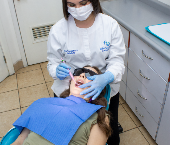 Imagen dentistas grupo Ungson Clinica Dental